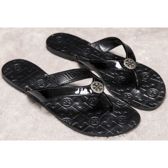 Tory Burch Thora Black Patent Leather Thong Sandals Womens Size 9 Silver Logo - Picture 1 of 16
